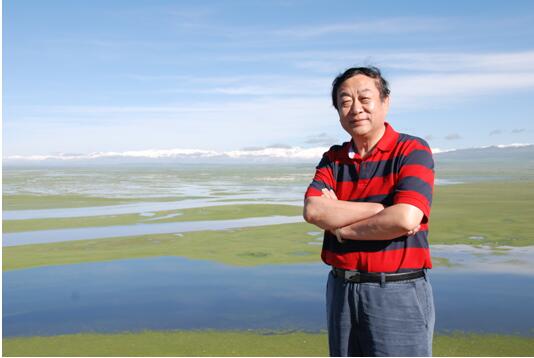 白亚光个人照片